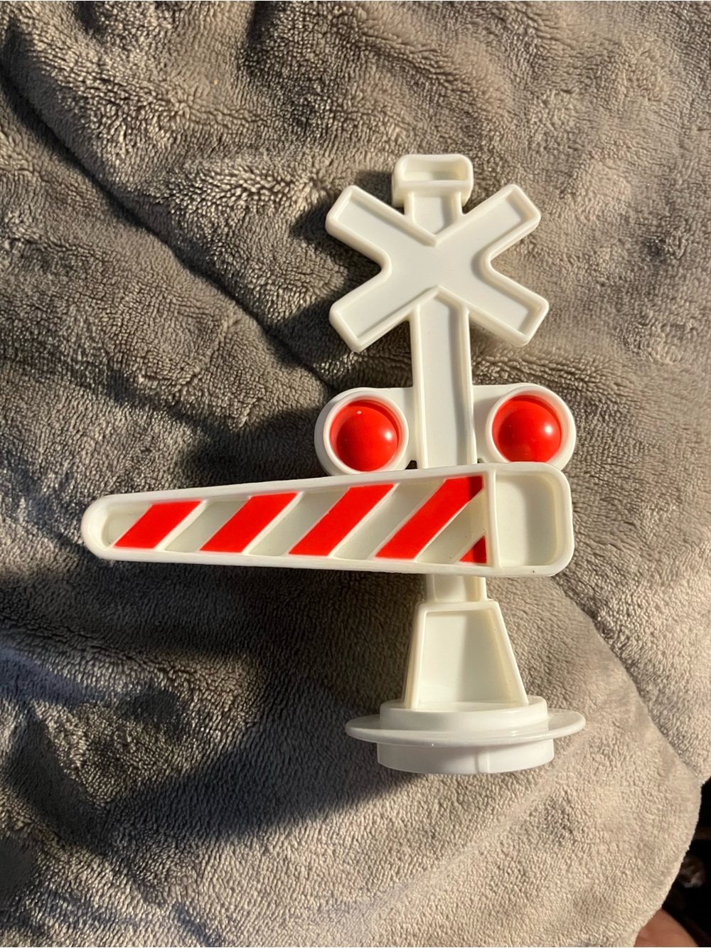 F.P MATTEL Little People WHITE TRAIN CROSSING FENCE w/Moving Bar Excellent Used
